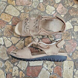 Barefoot Freedom Womens Embark Sandals, Brown, Size 9WW, Leather